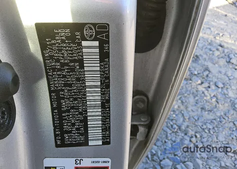 2011 Toyota Corolla Base z USA, uszkodzony, nr VIN 2T1BU4EE2BC653866